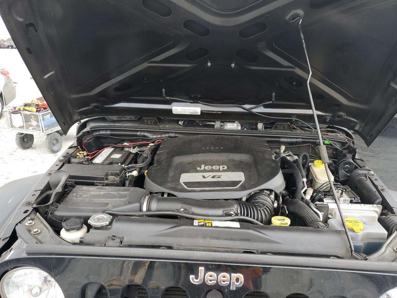2016 Jeep Wrangler - Image 11