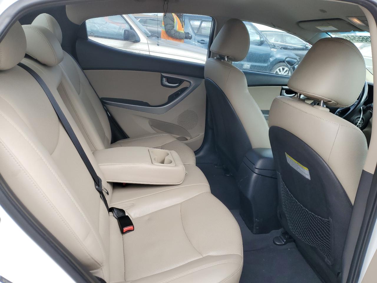 2014 Hyundai Elantra - Image 10