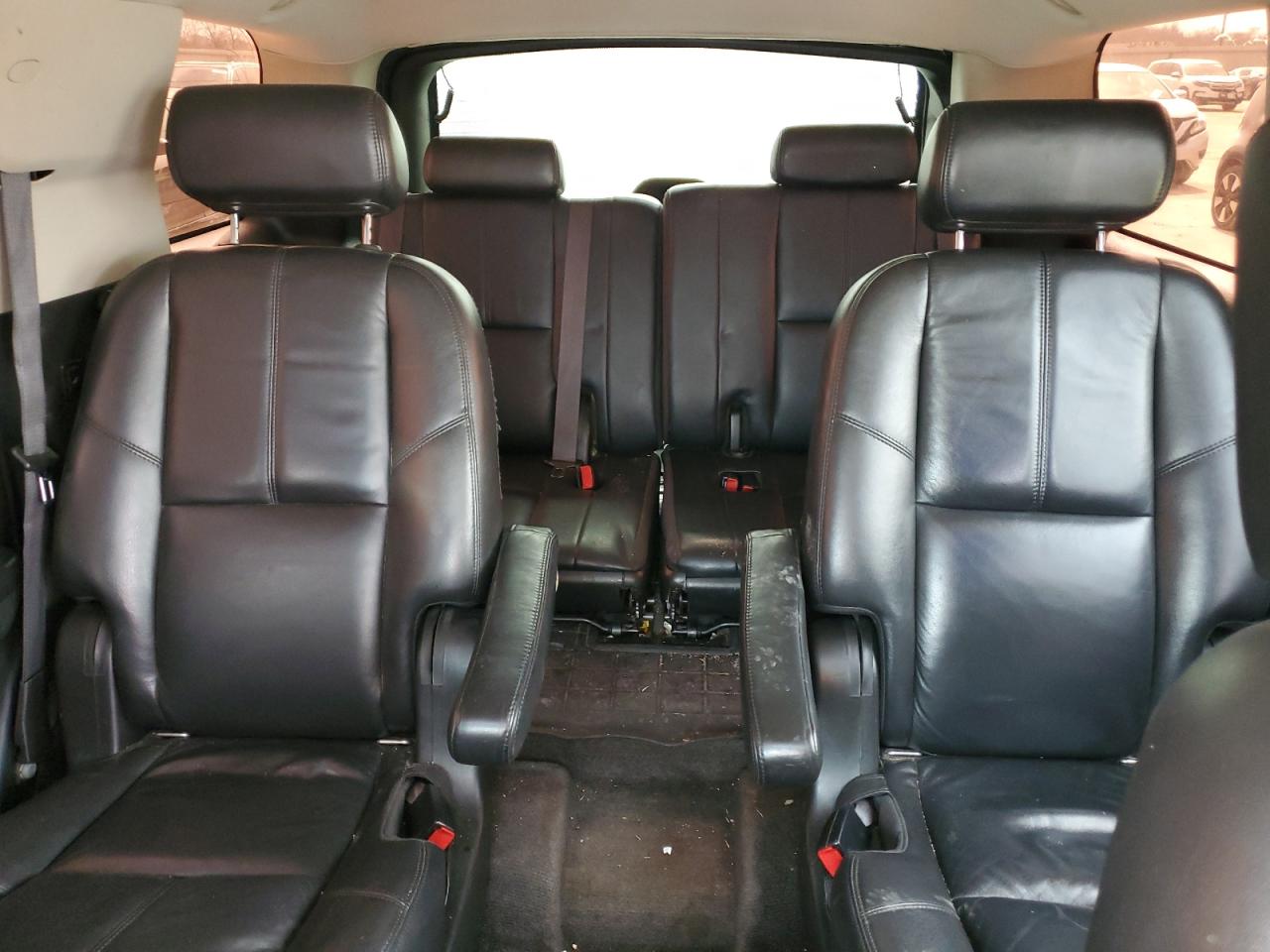 2008 GMC Yukon - Image 10