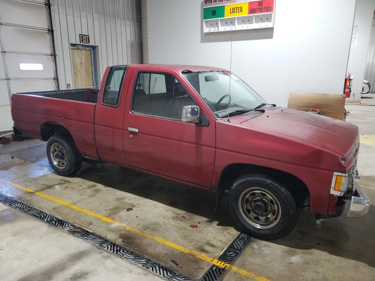 1991 Nissan Titan - Image 4