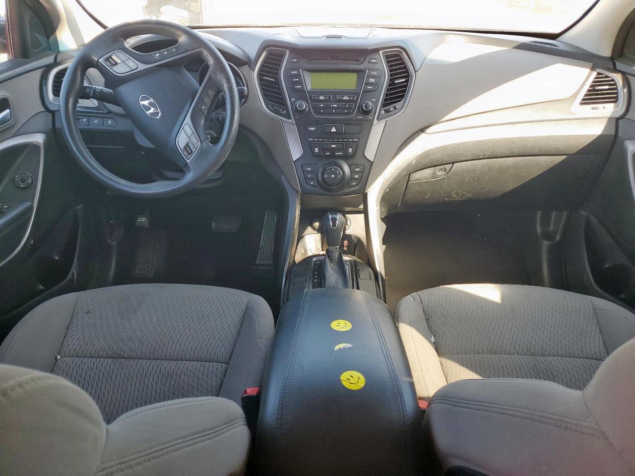 2016 Hyundai Santa Fe - Image 8