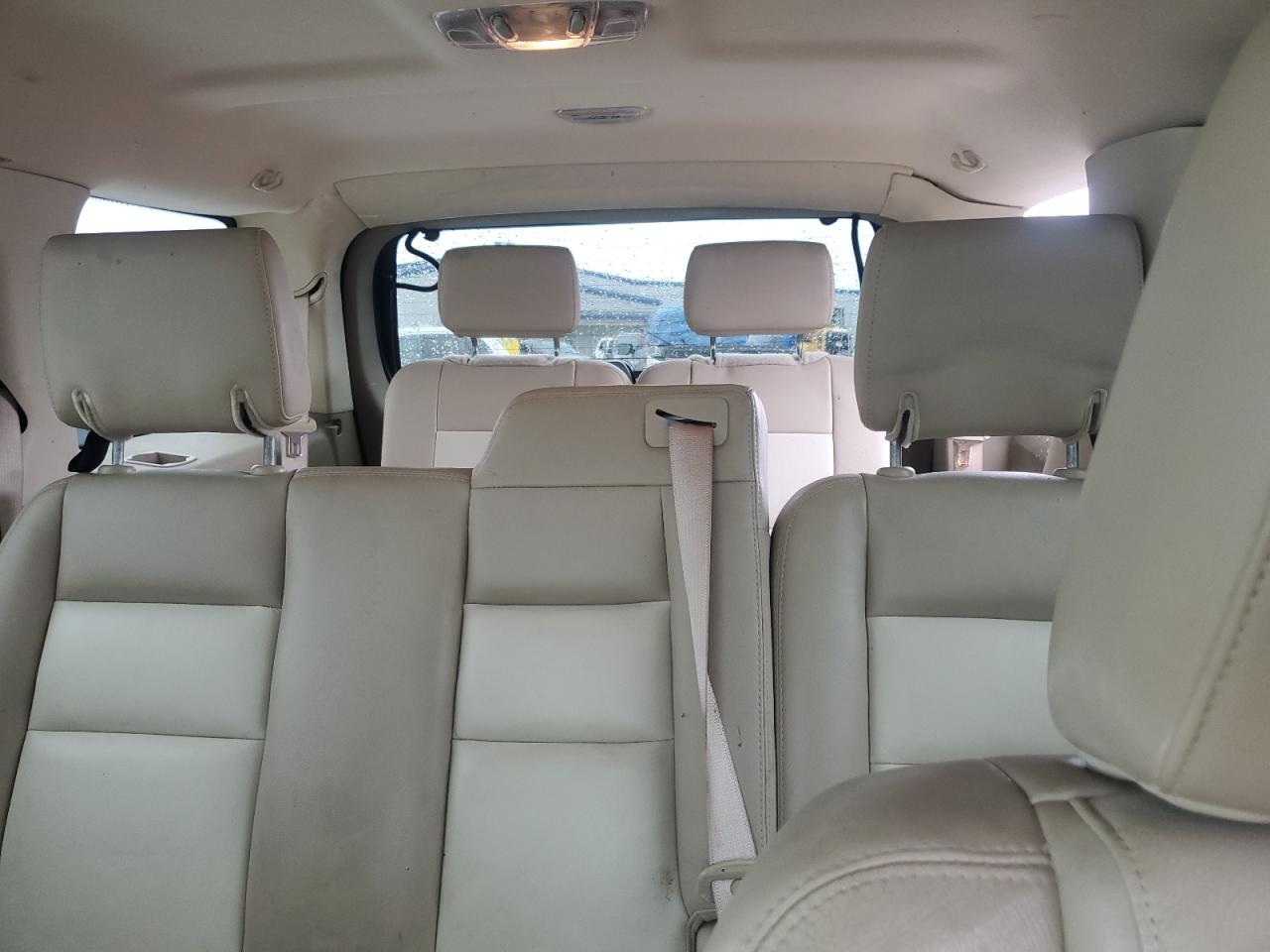 2010 Ford Explorer - Image 10