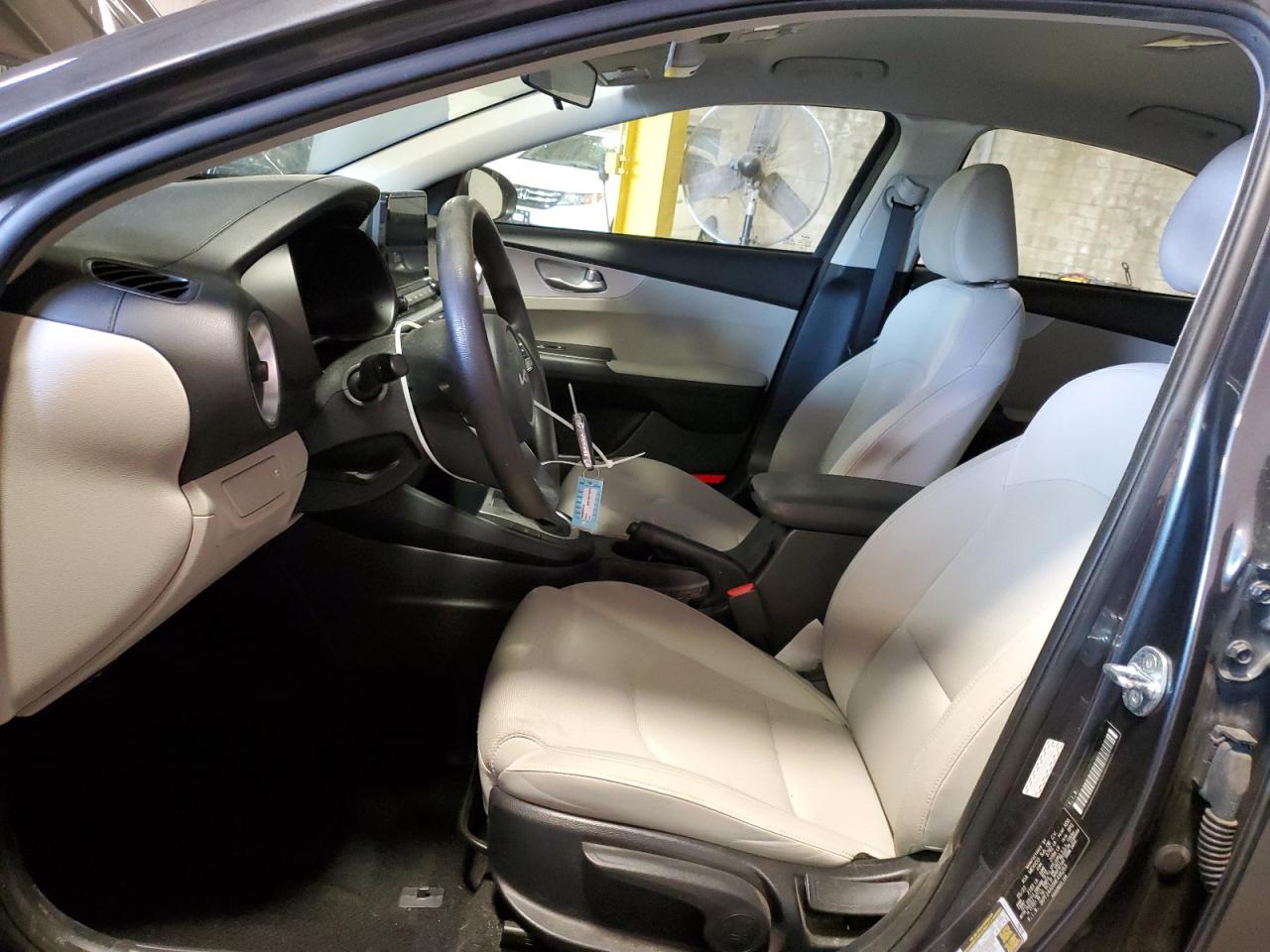 2022 Kia Forte - Image 7