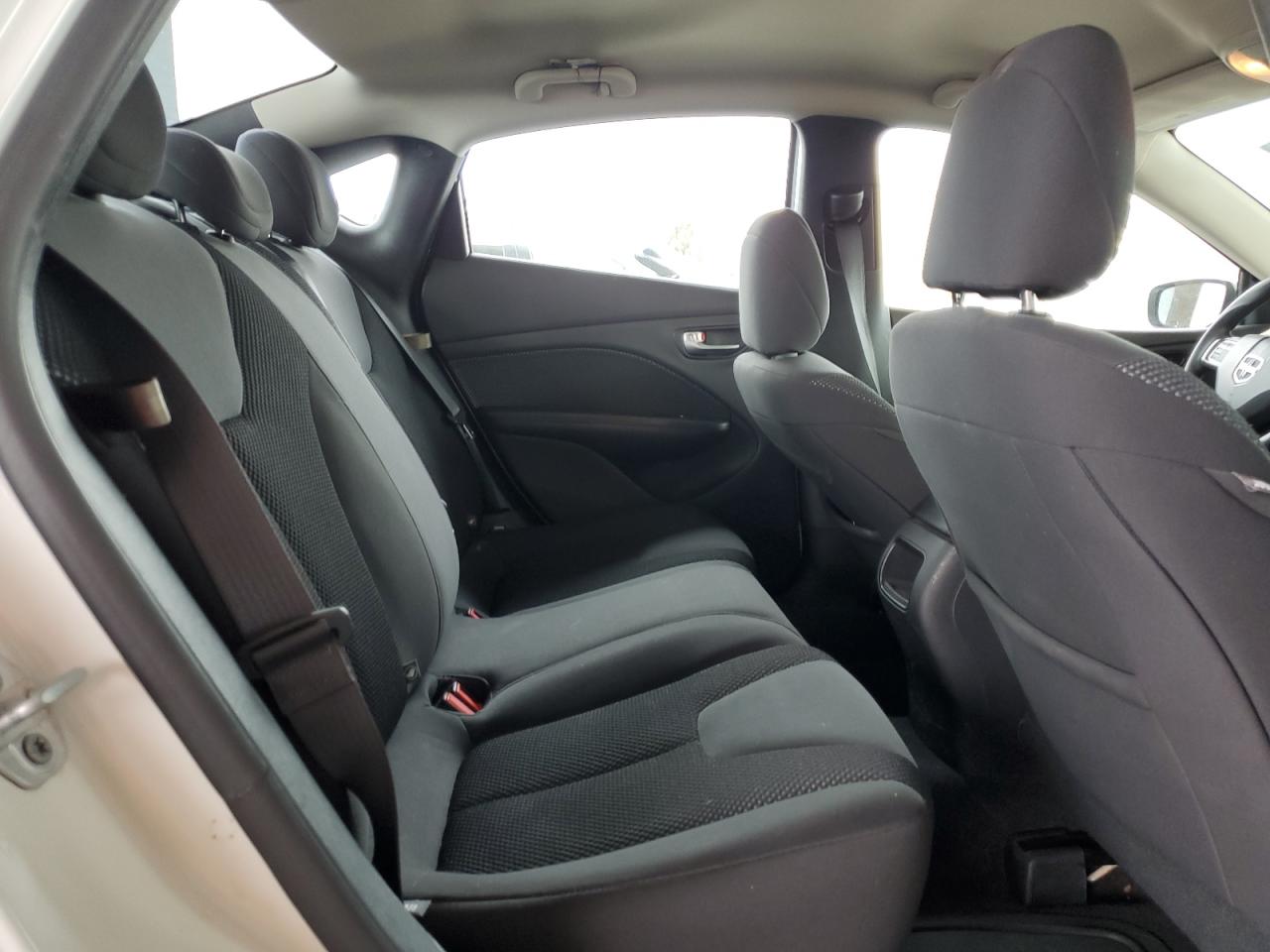 2016 Dodge Dart - Image 10