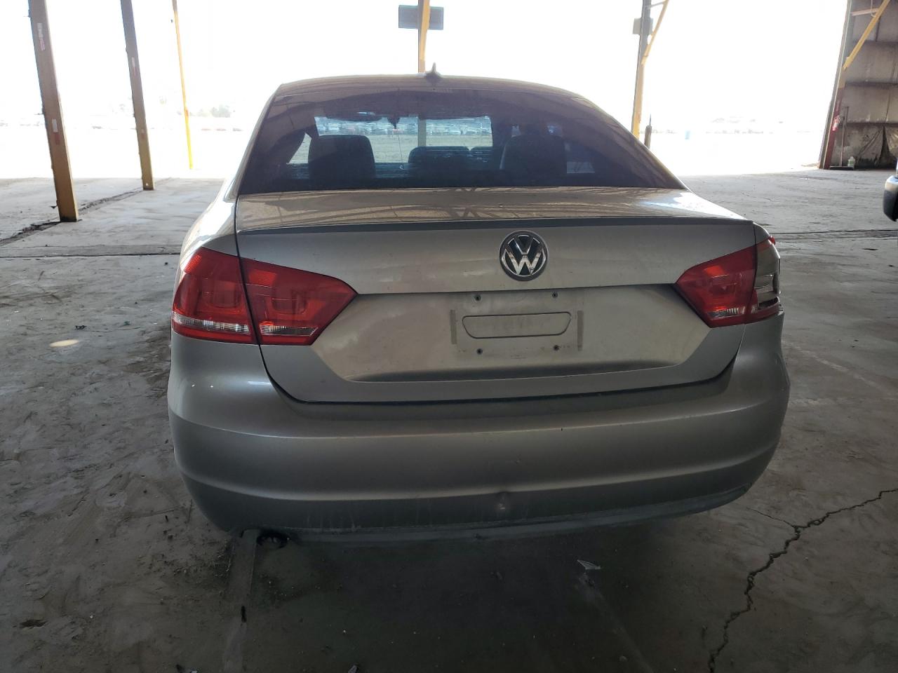 2014 Volkswagen Passat - Image 6
