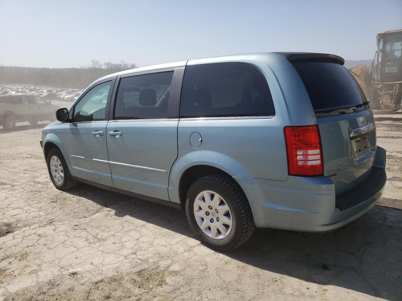 2010 Chrysler Town & Country - Image 2