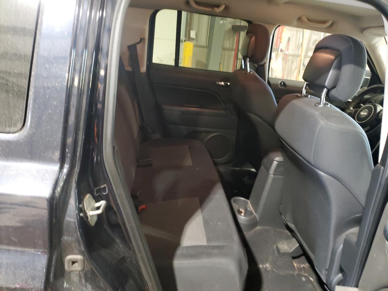 2011 Jeep Liberty (Patriot) - Image 10