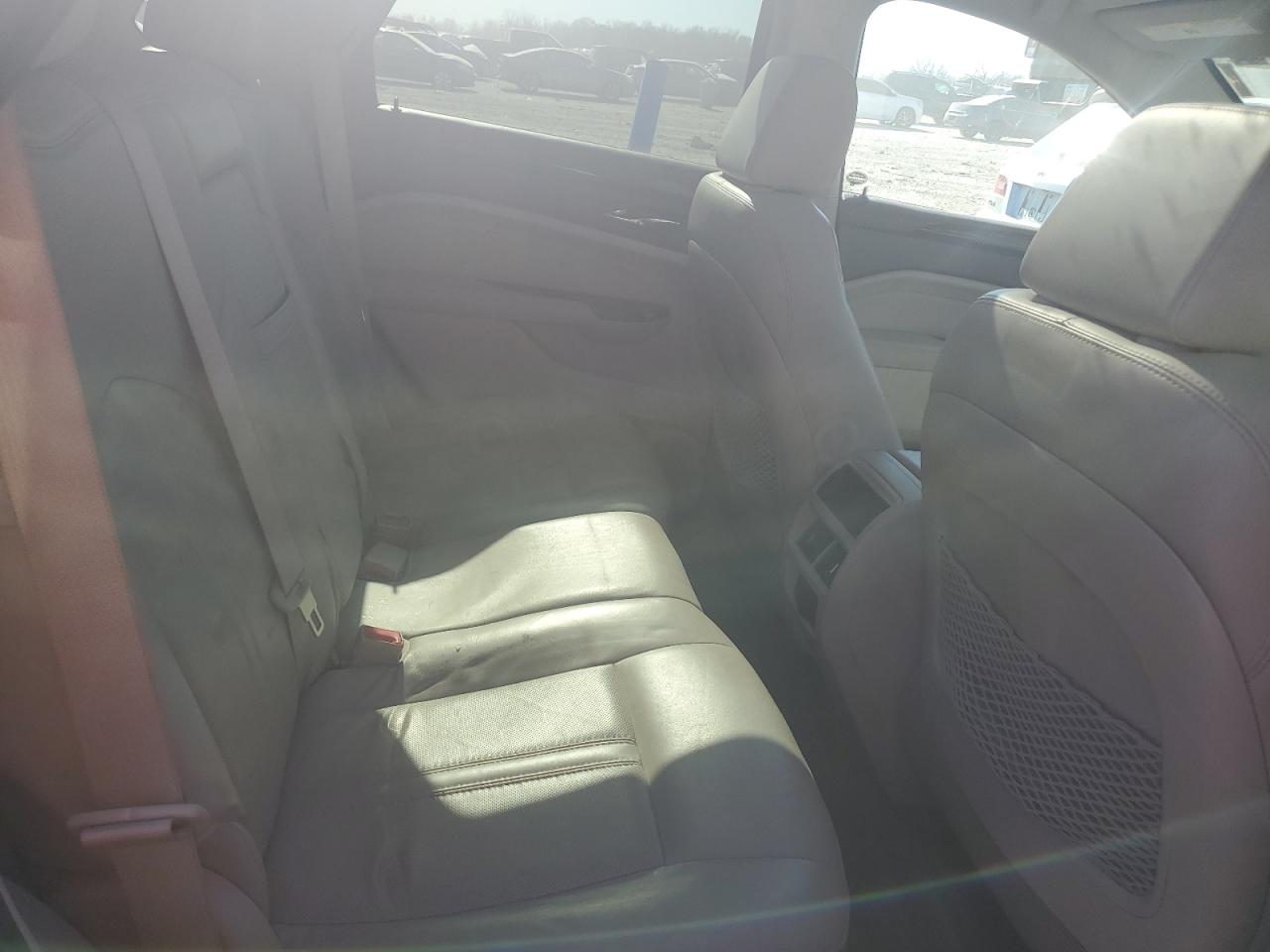 2015 Cadillac SRX - Image 11