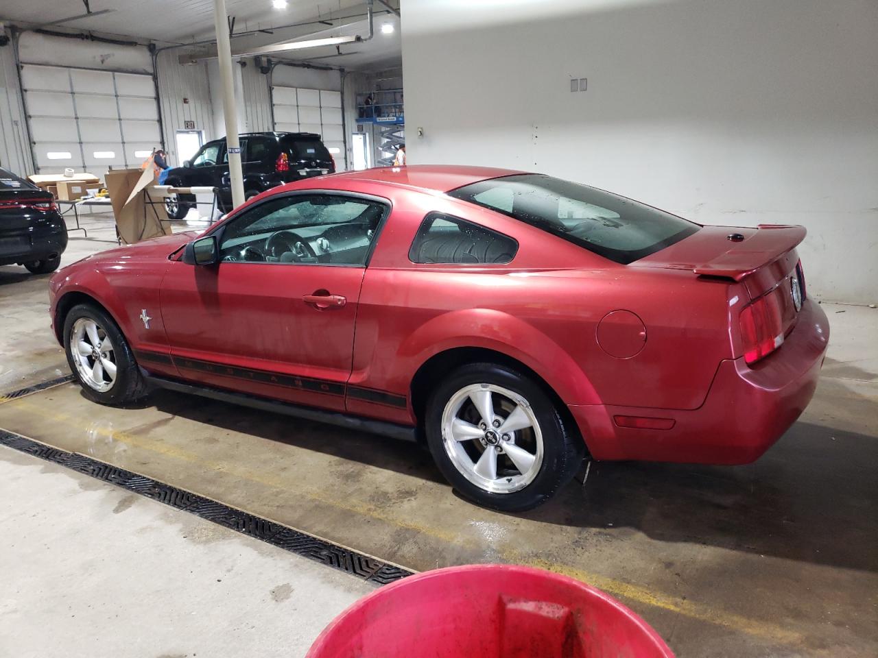 2007 Ford Mustang - Image 2