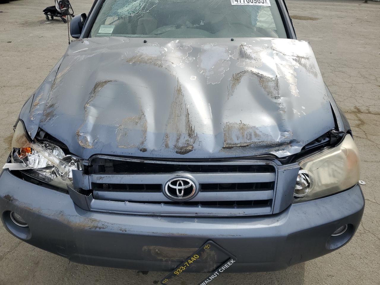 2005 Toyota Highlander - Image 12