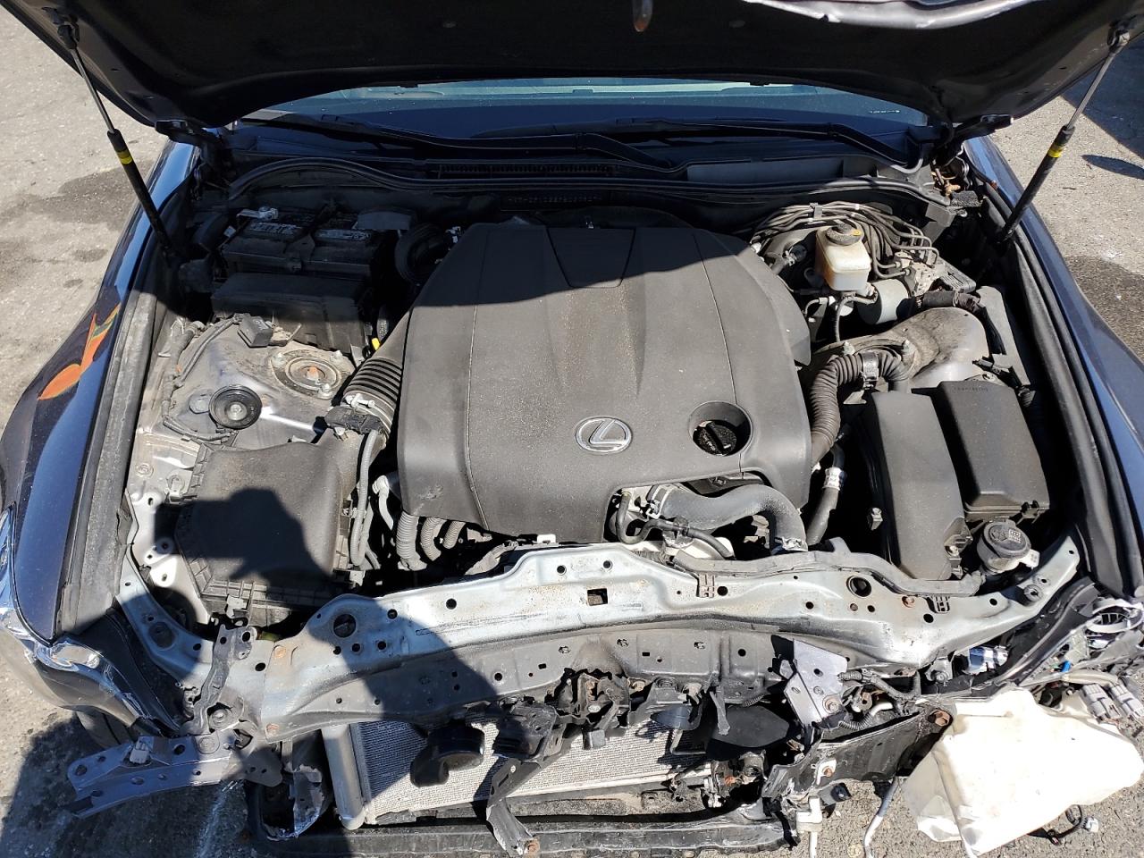 2015 Lexus IS - Image 11