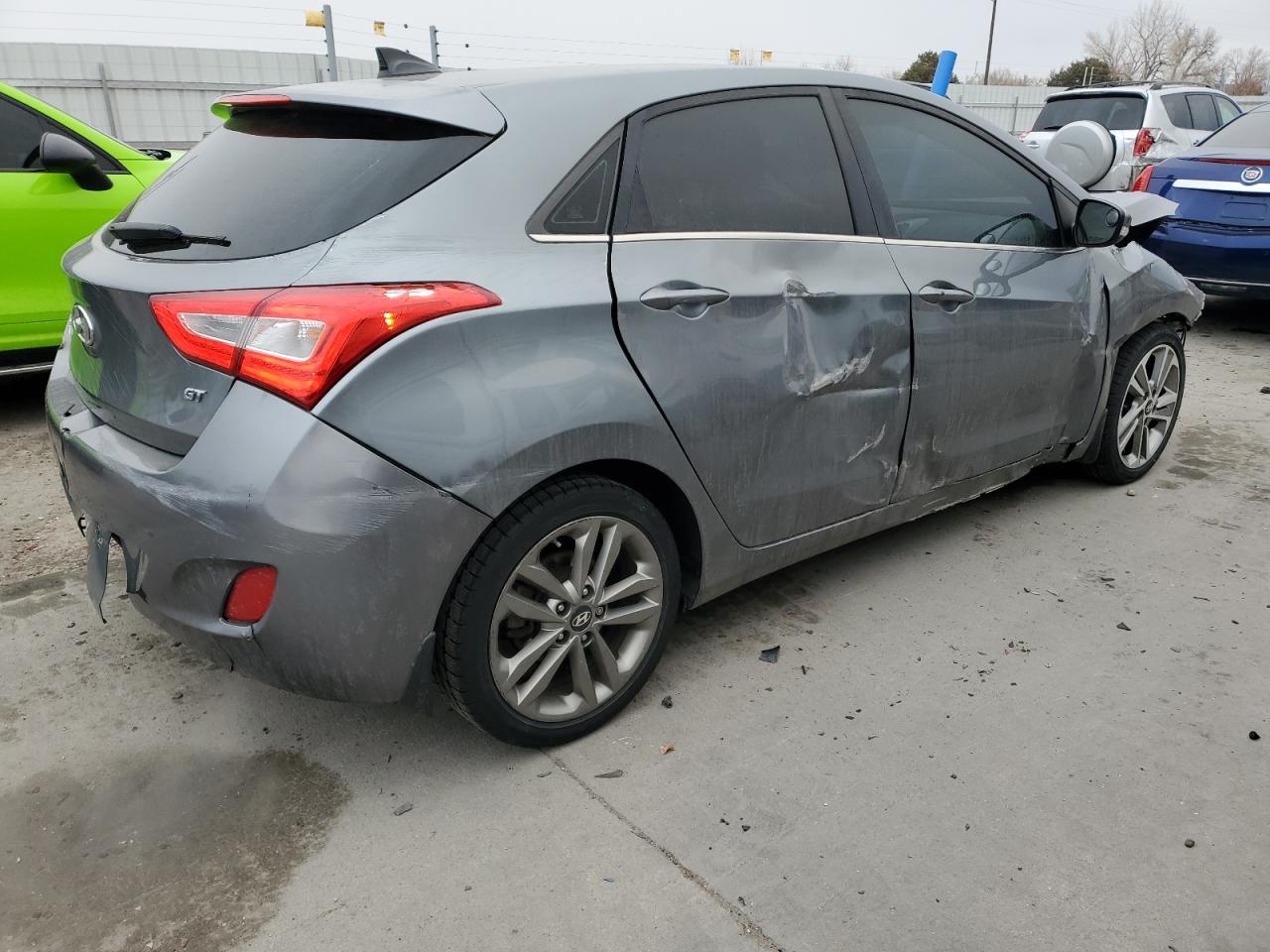 2016 Hyundai Elantra - Image 3