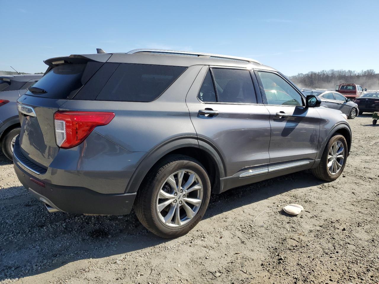 2023 Ford Explorer - Image 3