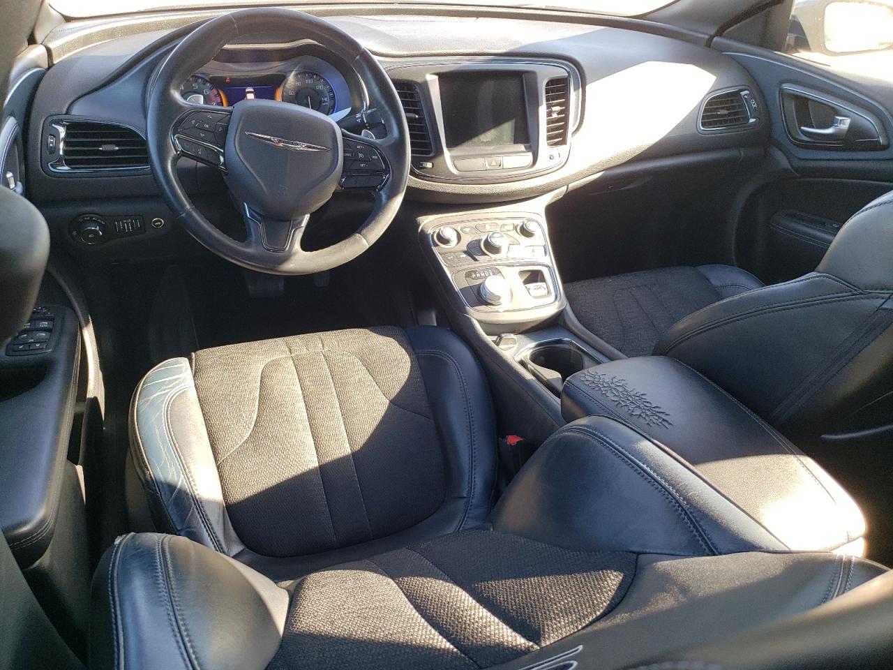 2015 Chrysler 200 - Image 8