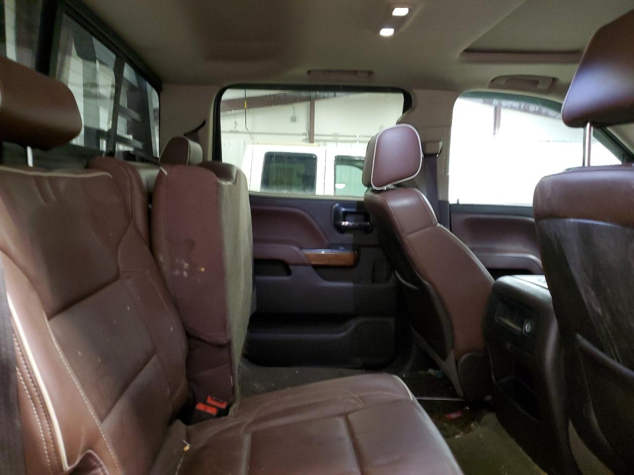 2015 Chevrolet Silverado - Image 10