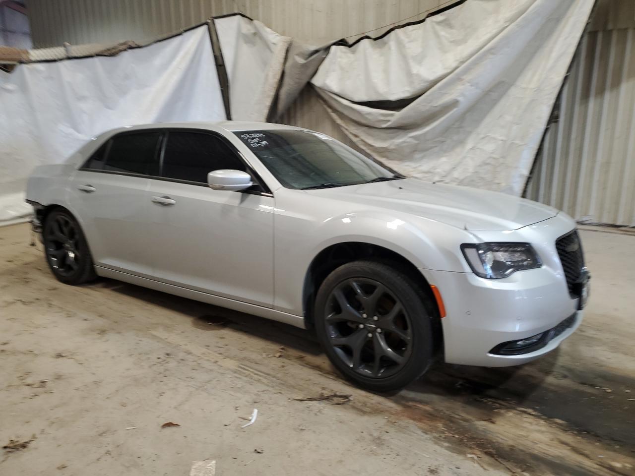 2021 Chrysler 300 - Image 4