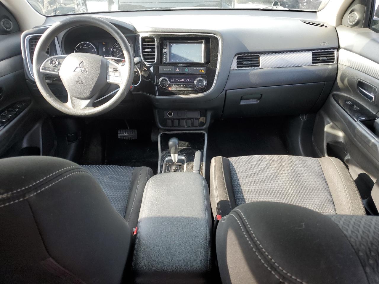 2018 Mitsubishi Outlander - Image 8