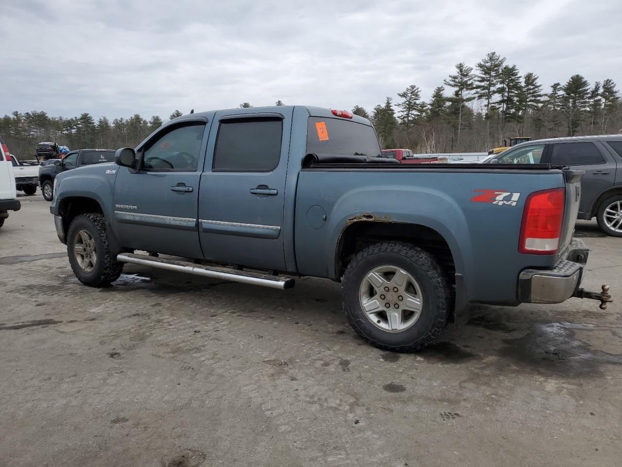 2012 GMC Sierra - Image 2