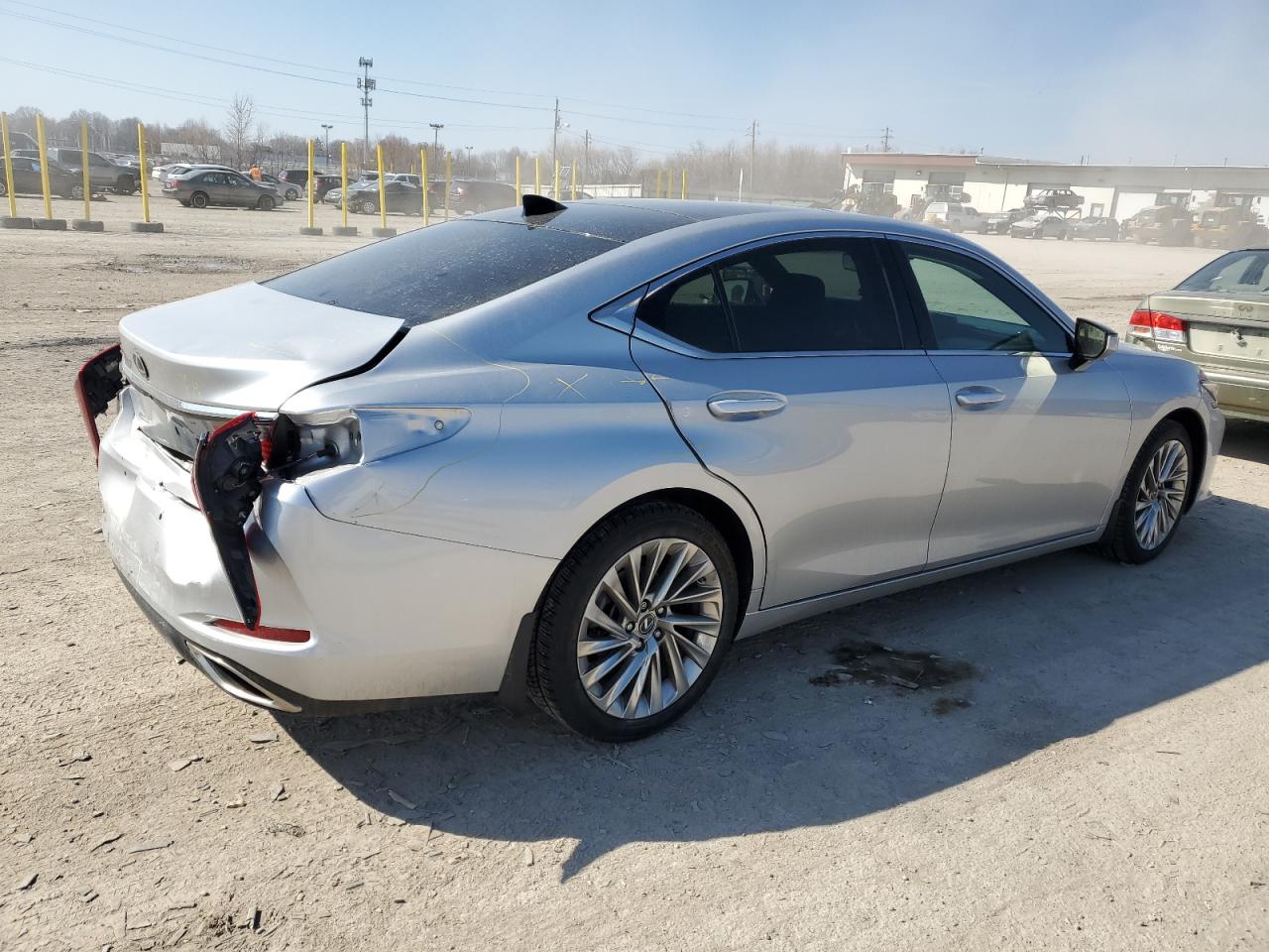 2019 Lexus ES - Image 3