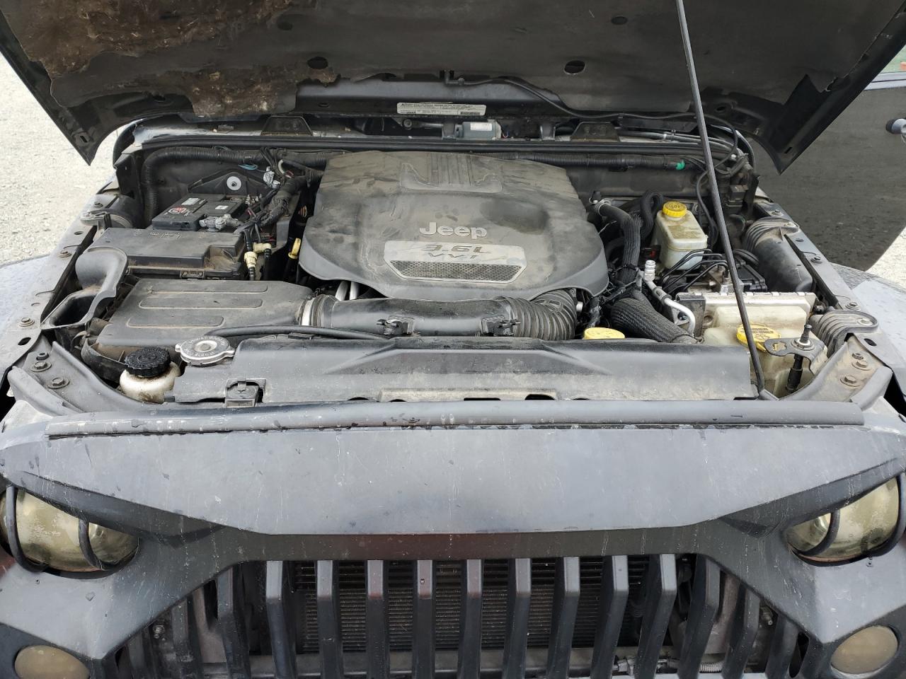 2012 Jeep Wrangler - Image 11