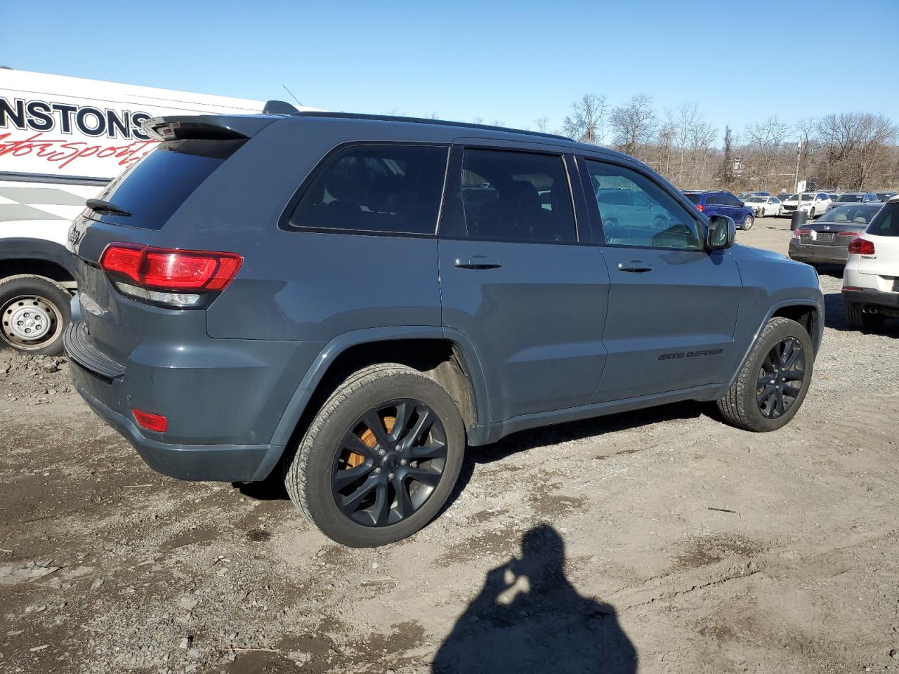 2017 Jeep Grand Cherokee - Image 3