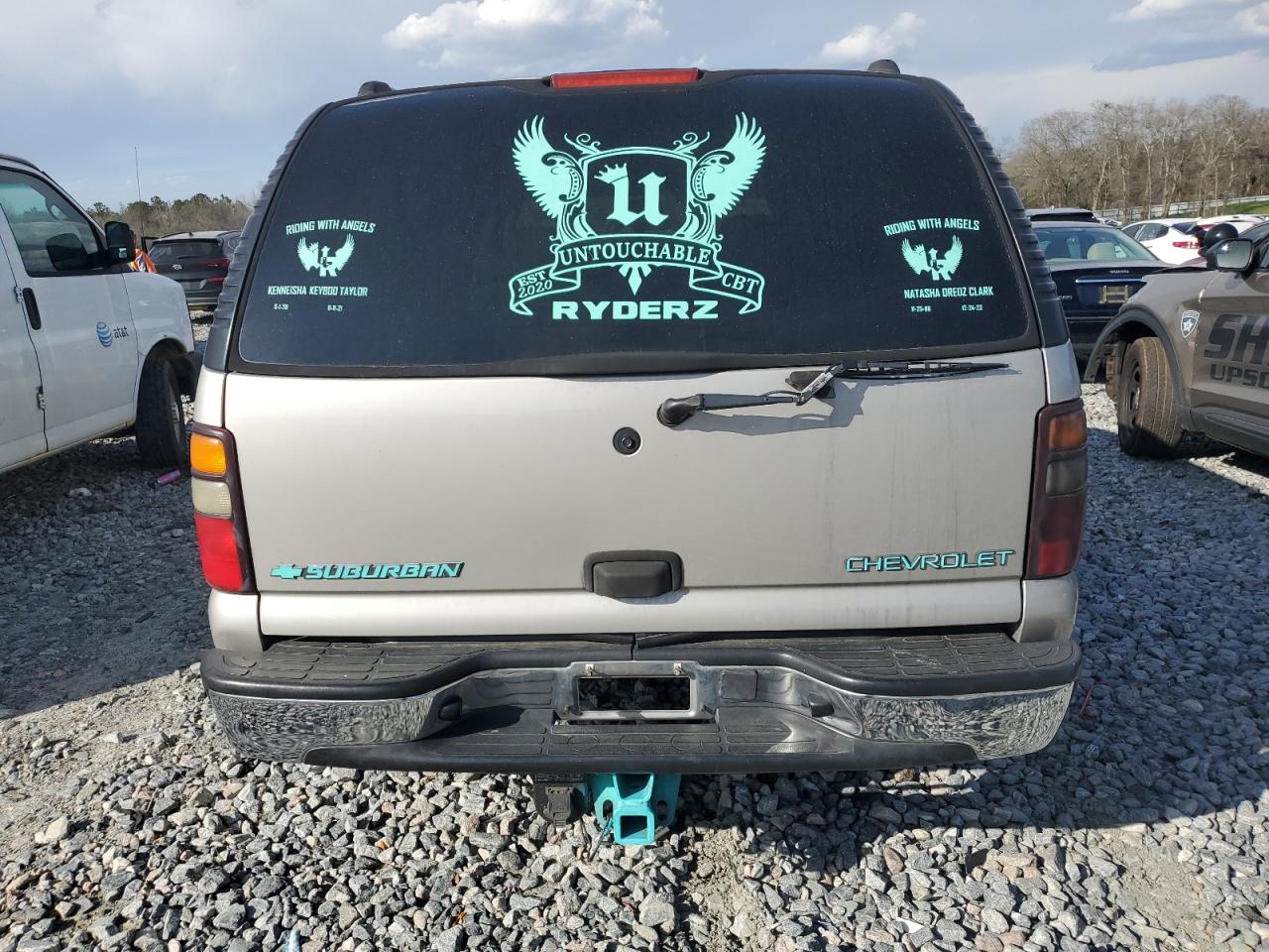 2004 Chevrolet Suburban - Image 6
