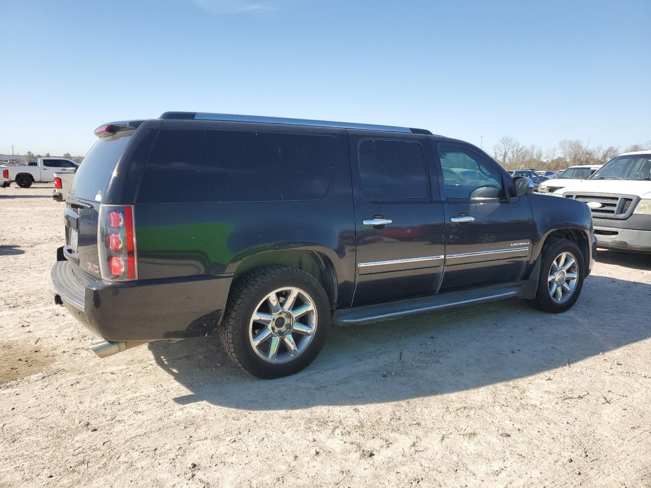 2012 GMC Yukon - Image 3