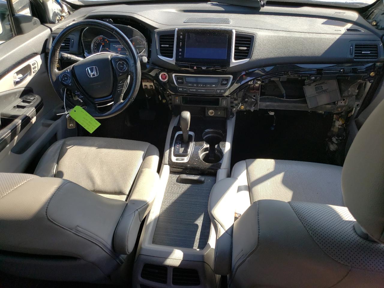 2017 Honda Ridgeline - Image 8