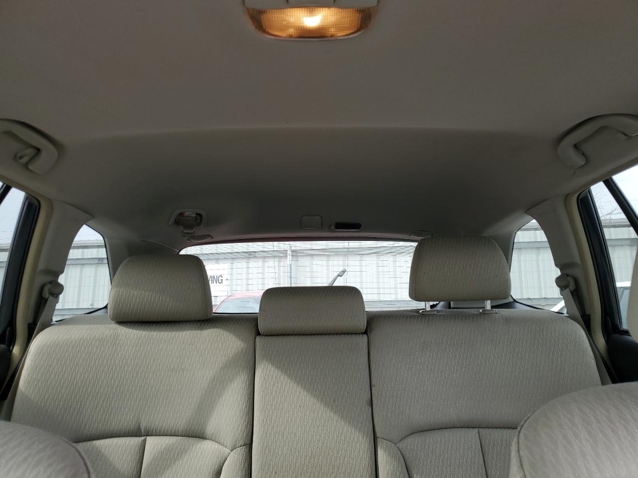 2012 Subaru Outback - Image 10