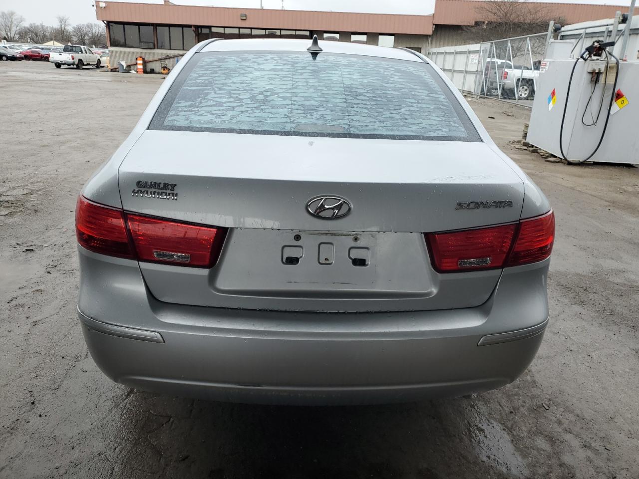 2010 Hyundai Sonata - Image 6