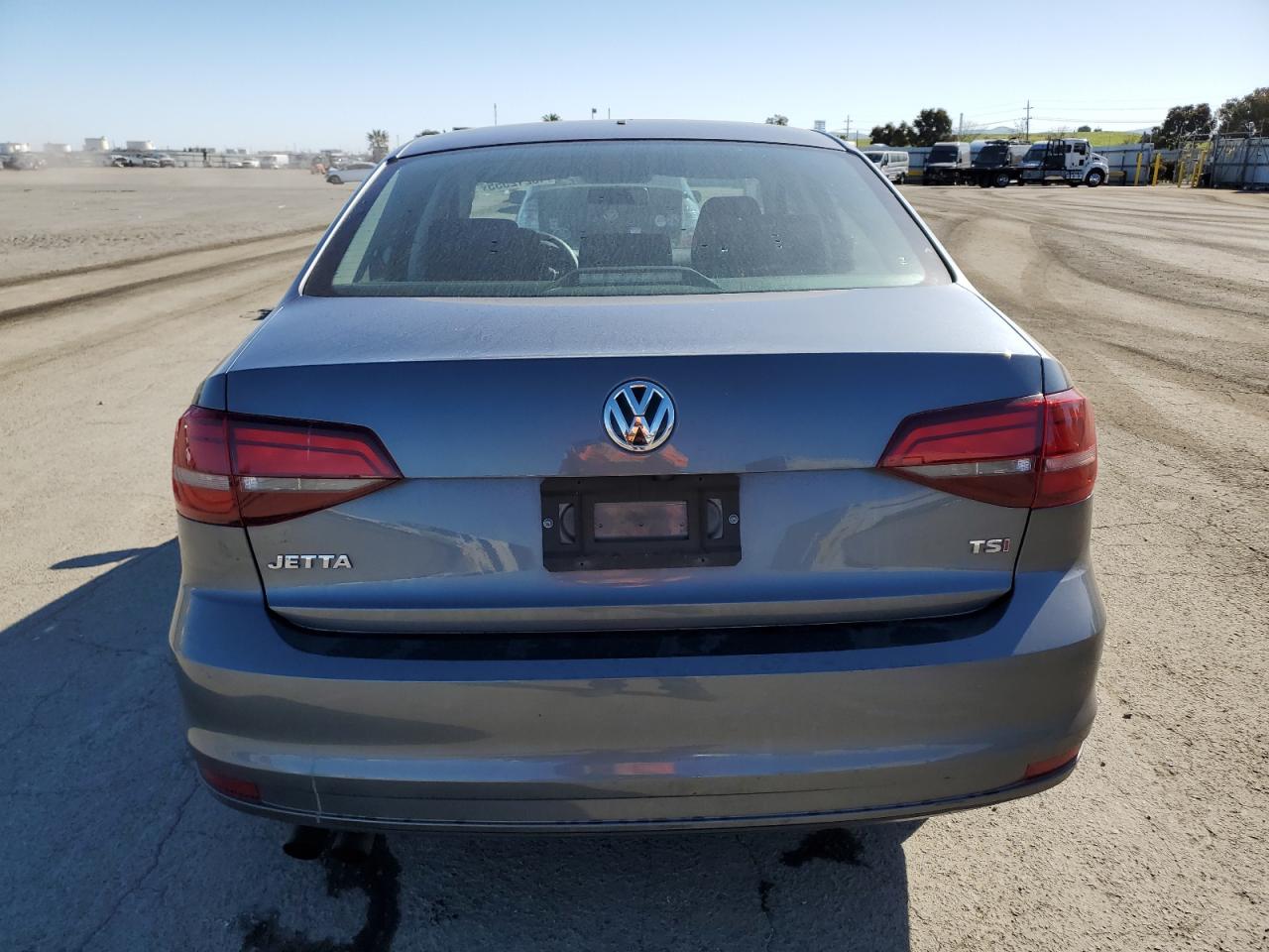 2017 Volkswagen Jetta - Image 6