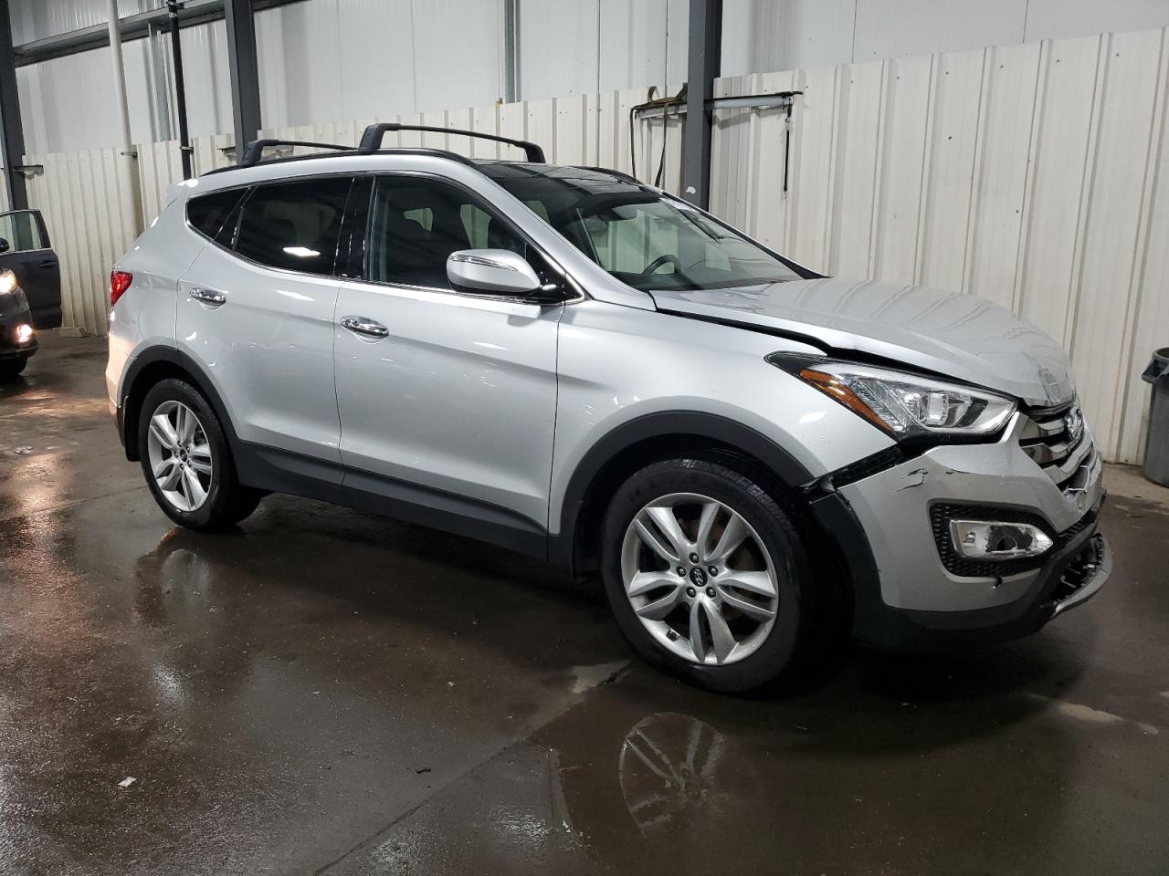2016 Hyundai Santa Fe - Image 4