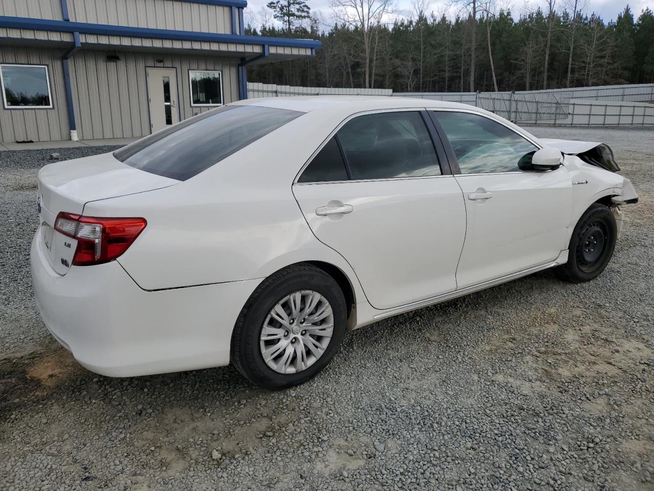 2014 Toyota Camry - Image 3