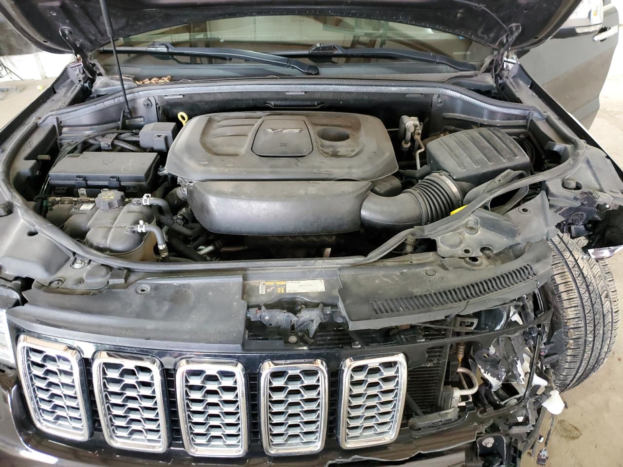 2017 Jeep Grand Cherokee - Image 12