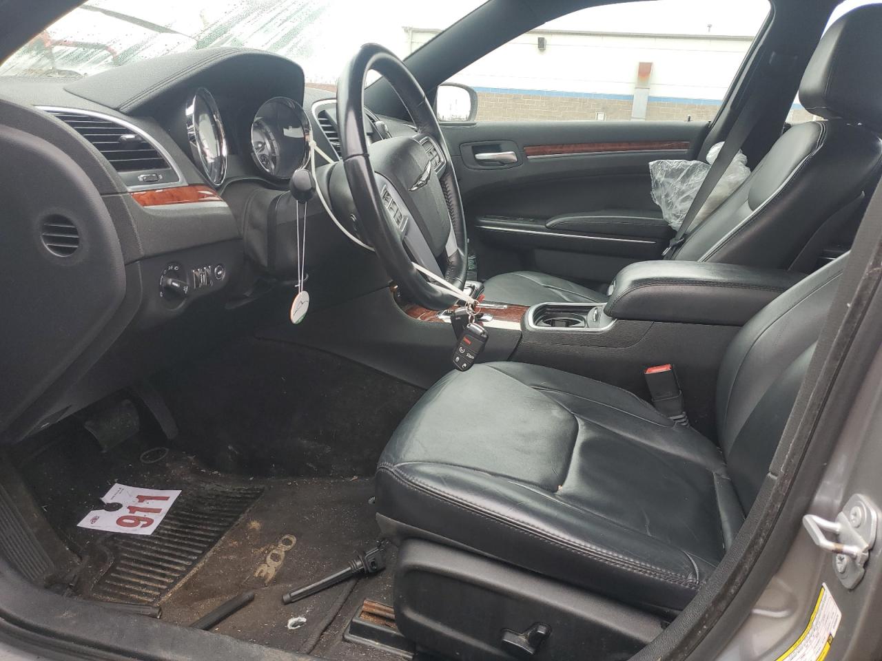 2014 Chrysler 300 - Image 7