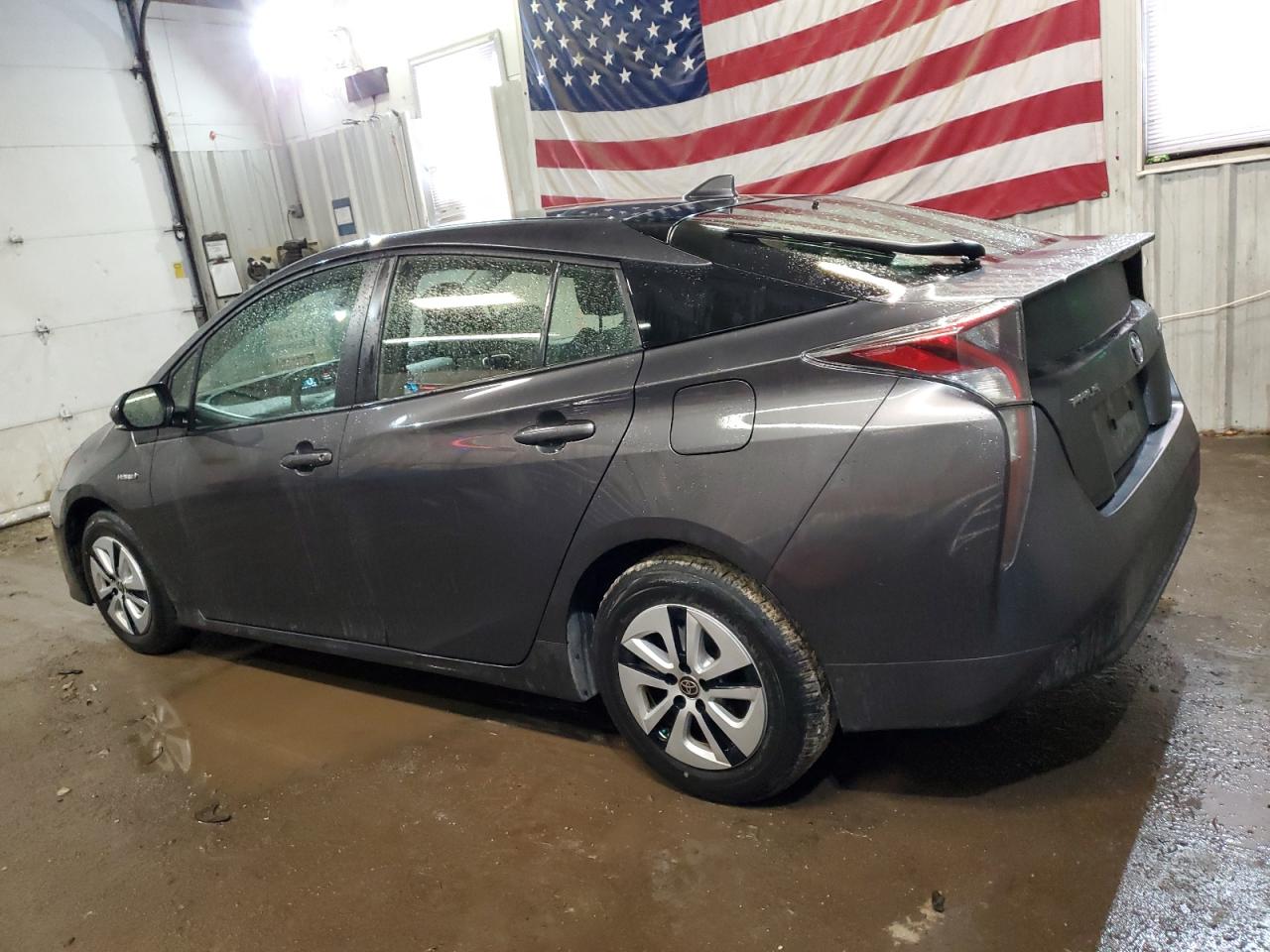 2017 Toyota Prius - Image 2