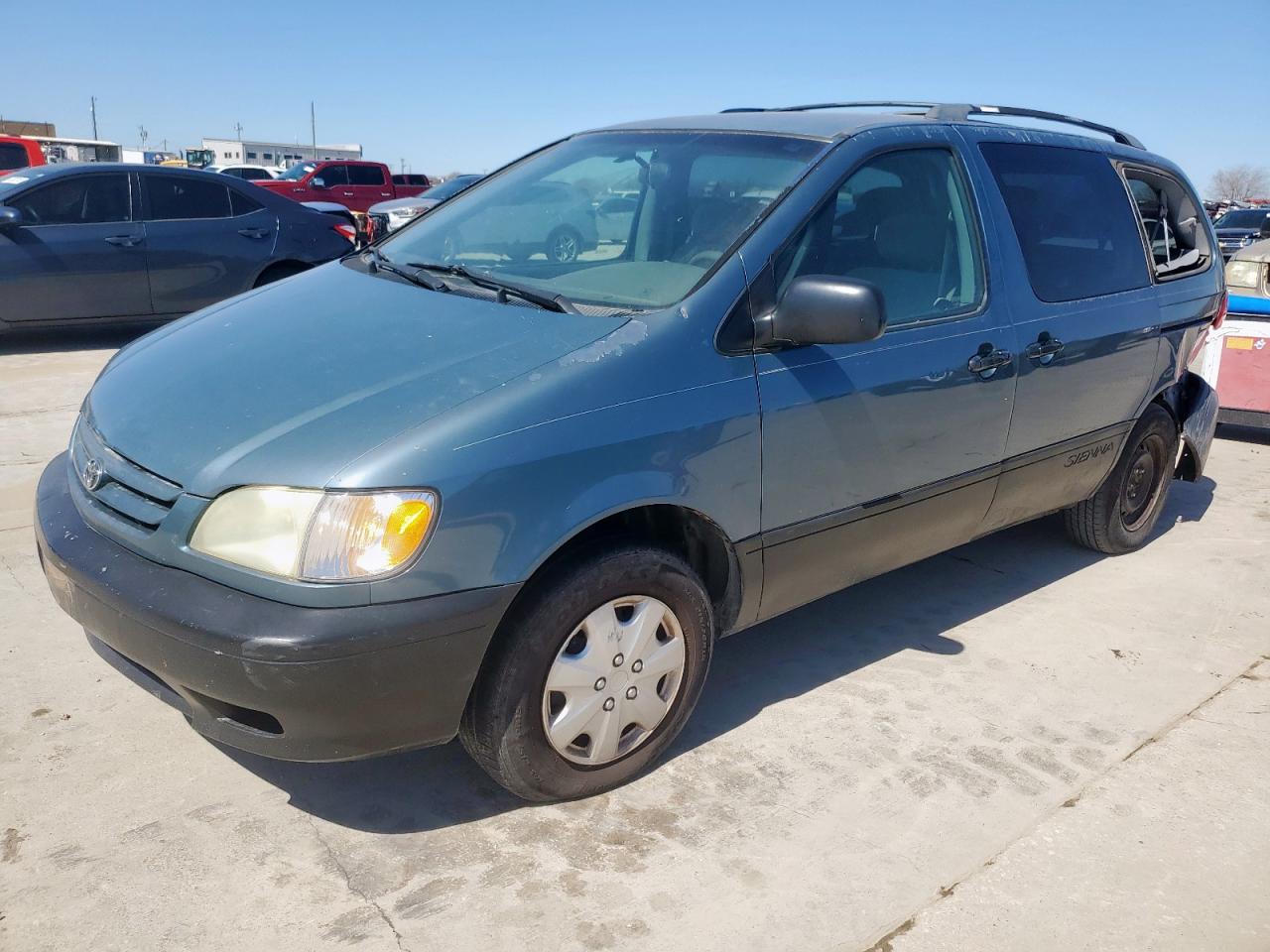 2001 Toyota Sienna Ce for Sale in Grand Prairie, TX - Rear End