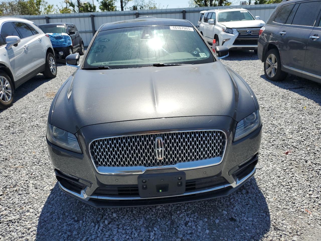 2018 Lincoln Continental - Image 5