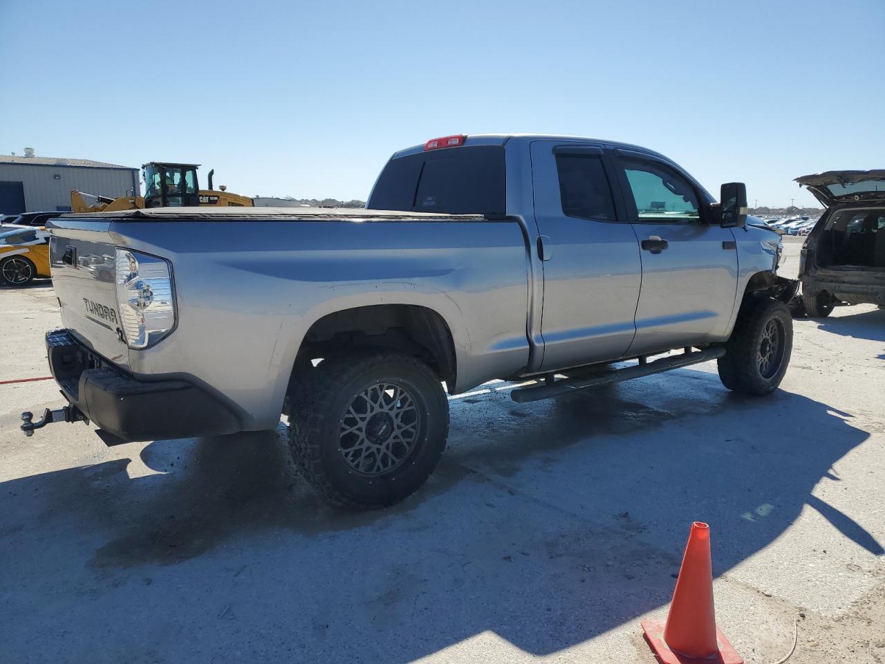 2014 Toyota Tundra - Image 3