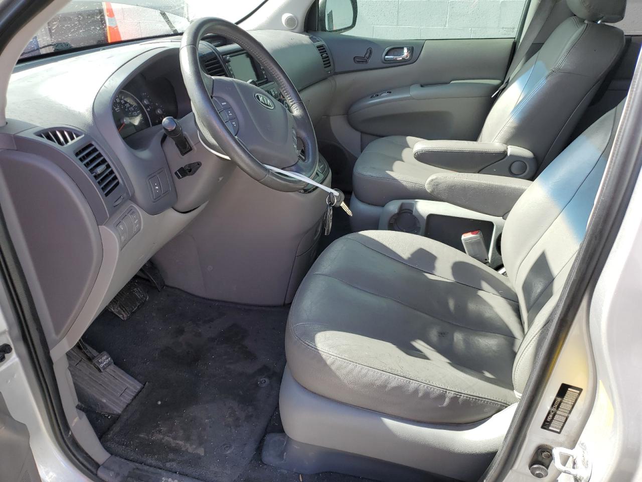 2012 Kia Sedona - Image 7