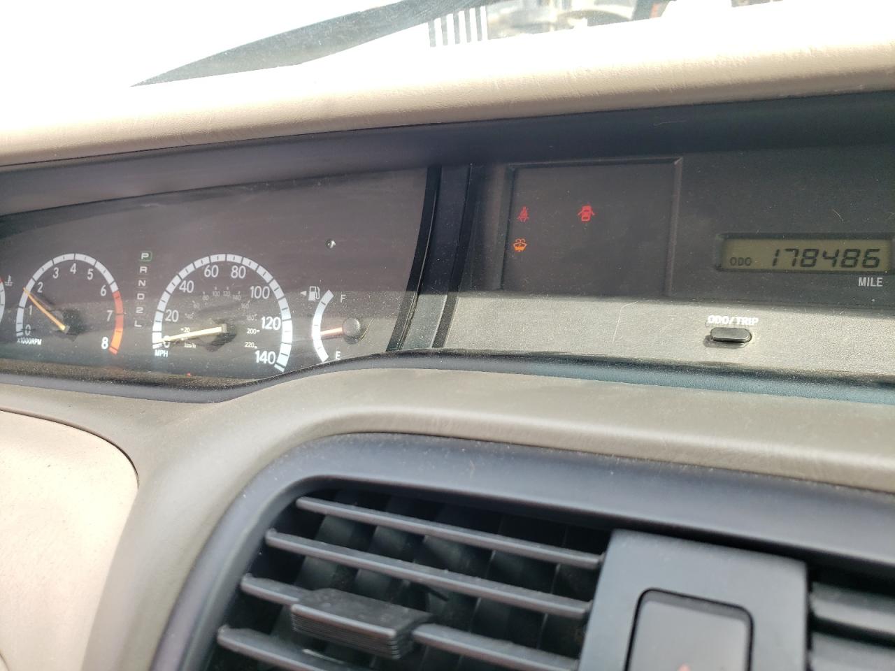 2000 Toyota Avalon - Image 9
