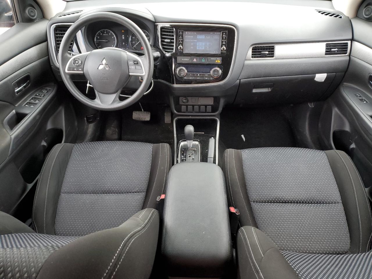 2018 Mitsubishi Outlander - Image 8