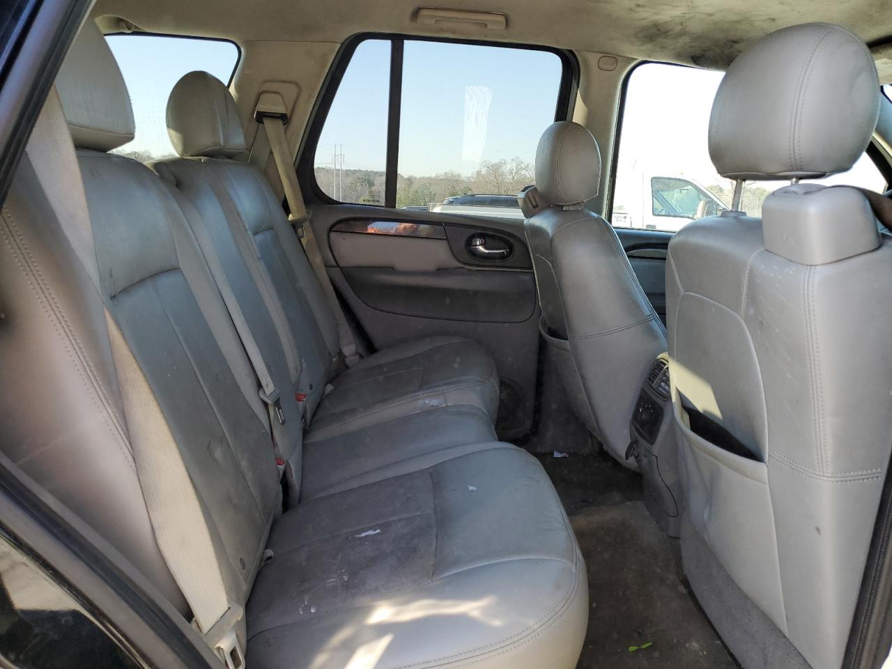 2008 GMC Envoy - Image 11