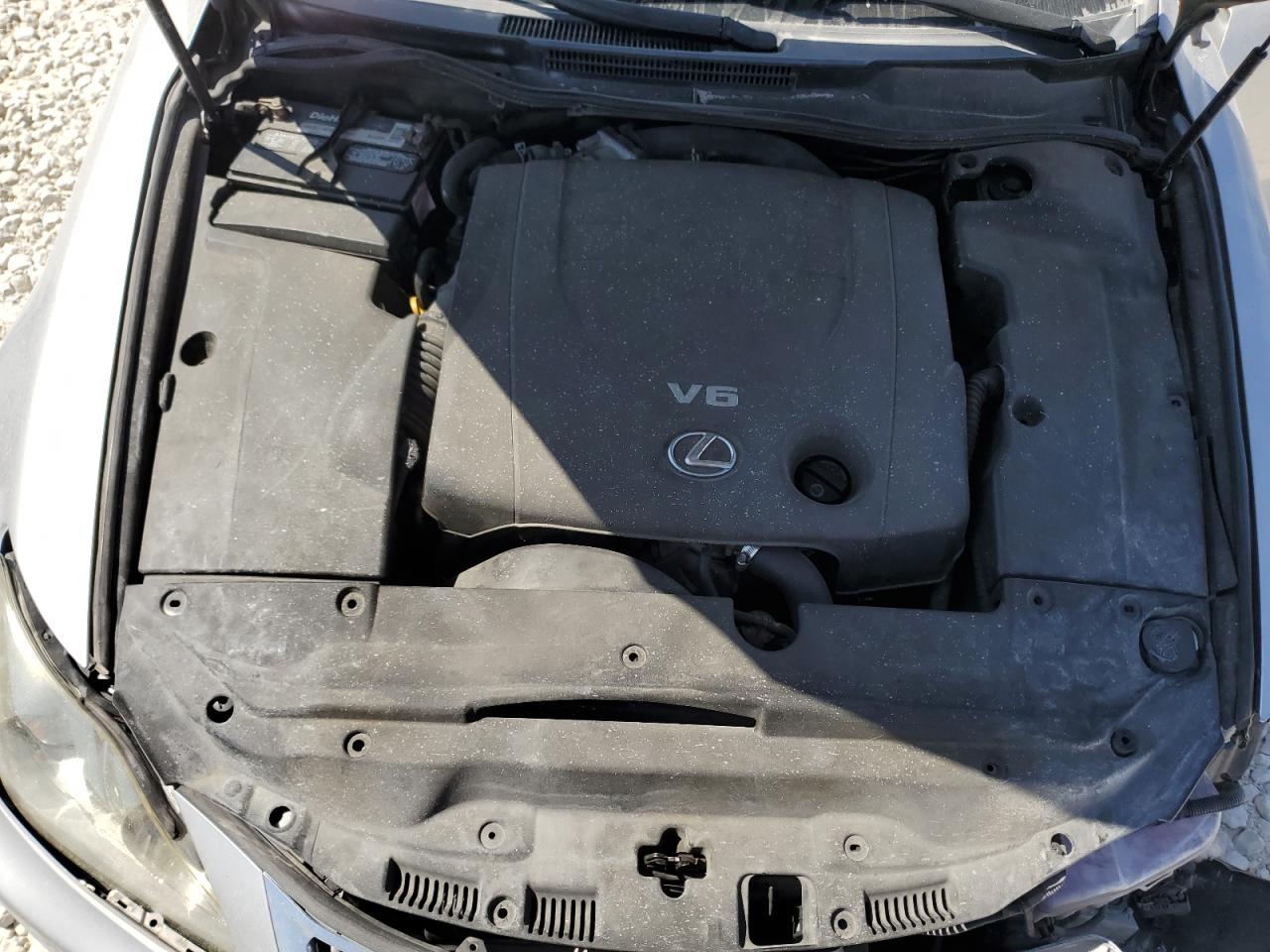 2010 Lexus IS - Image 11