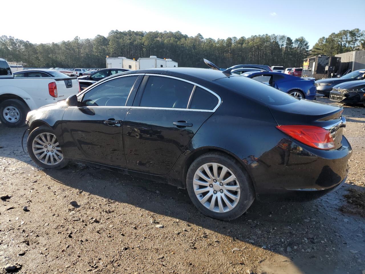 2012 Buick Regal - Image 2