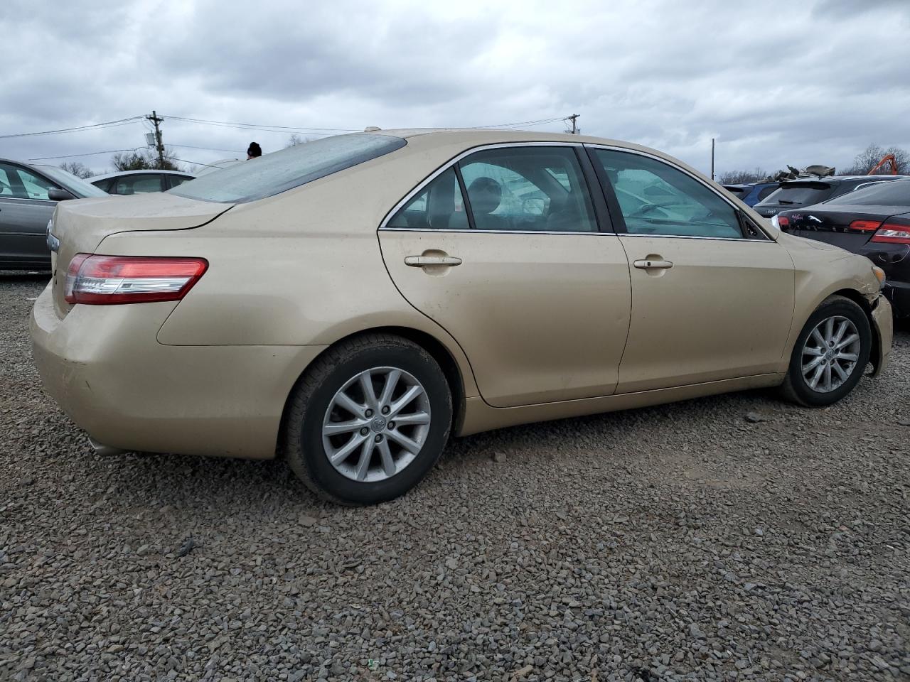 2011 Toyota Camry - Image 3