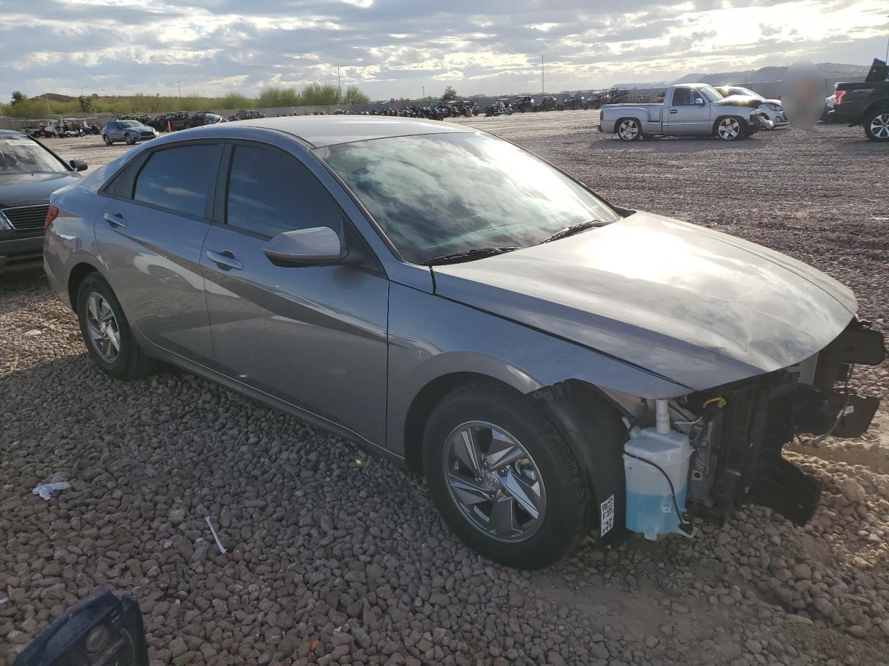 2024 Hyundai Elantra - Image 4