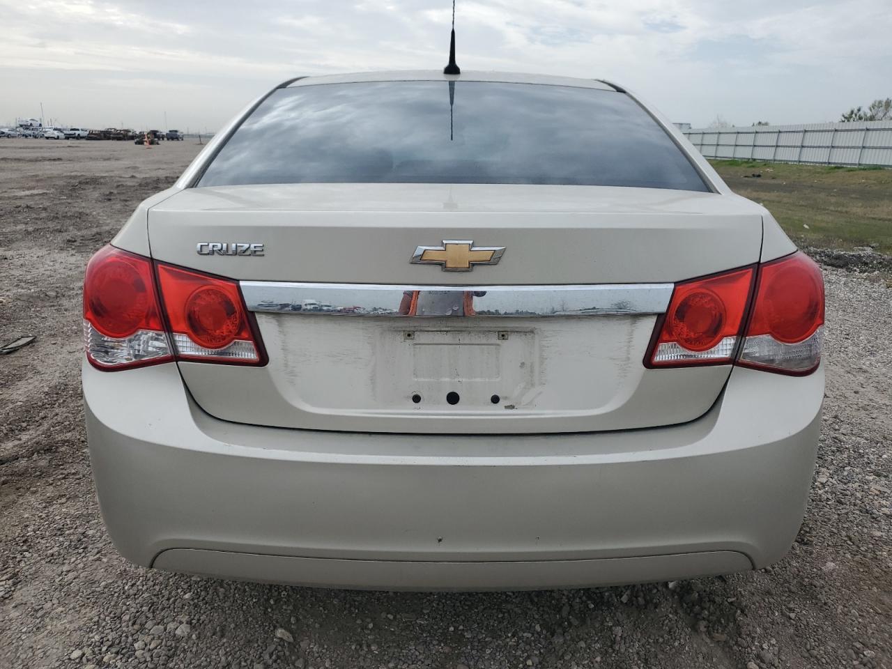 2014 Chevrolet Cruze - Image 6