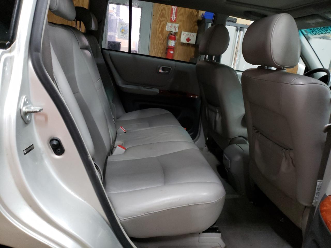 2006 Toyota Highlander - Image 11