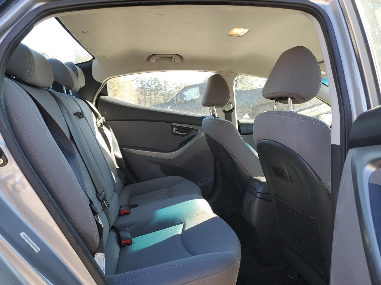 2014 Hyundai Elantra - Image 10